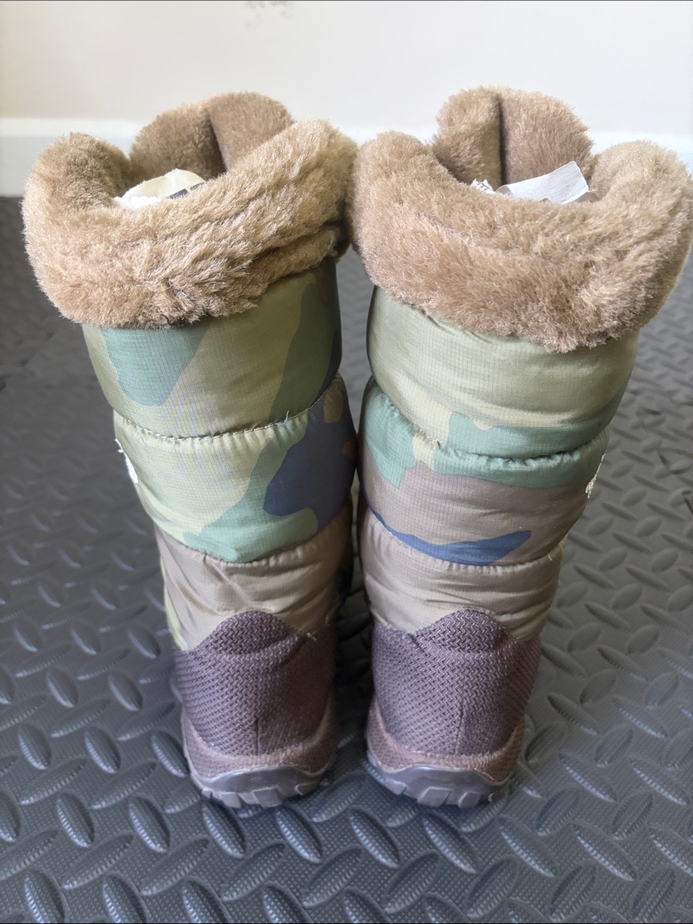 The North Face Camo Quilted Fur-Trim Winter Boots - Green/Brown - Picture 5 of 5